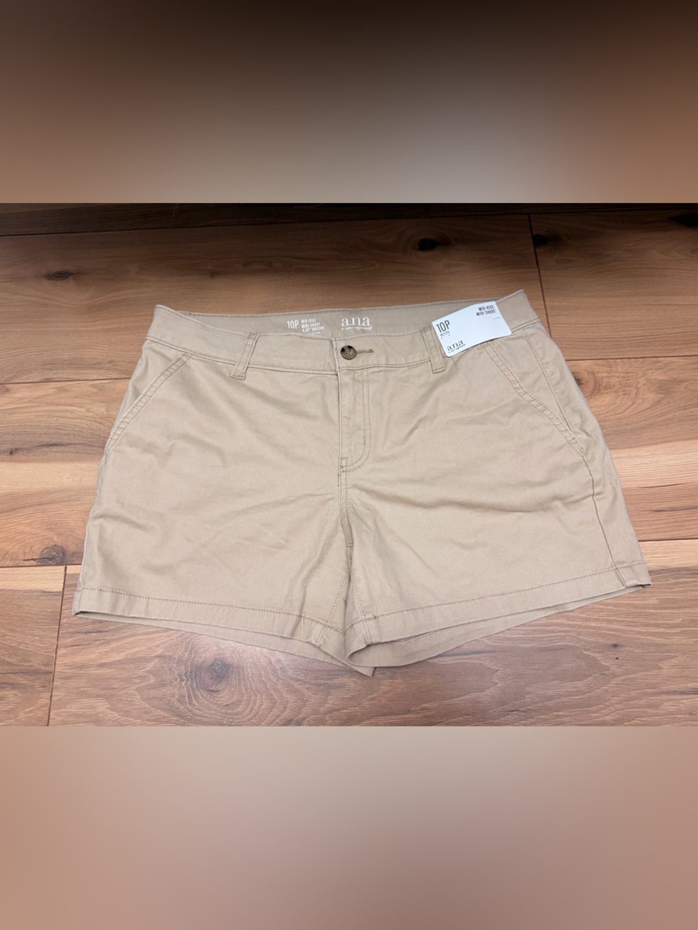 ana Khaki Shorts